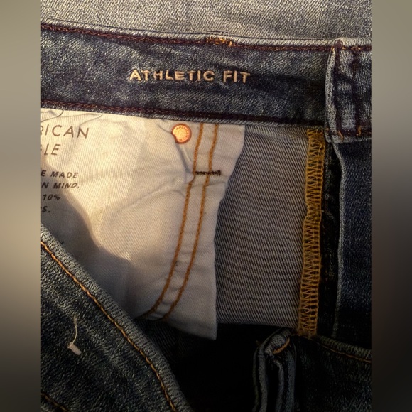American Eagle  🦅  AirFlex + Ultra Soft Athletic Fit Jean - Picture 13 of 15